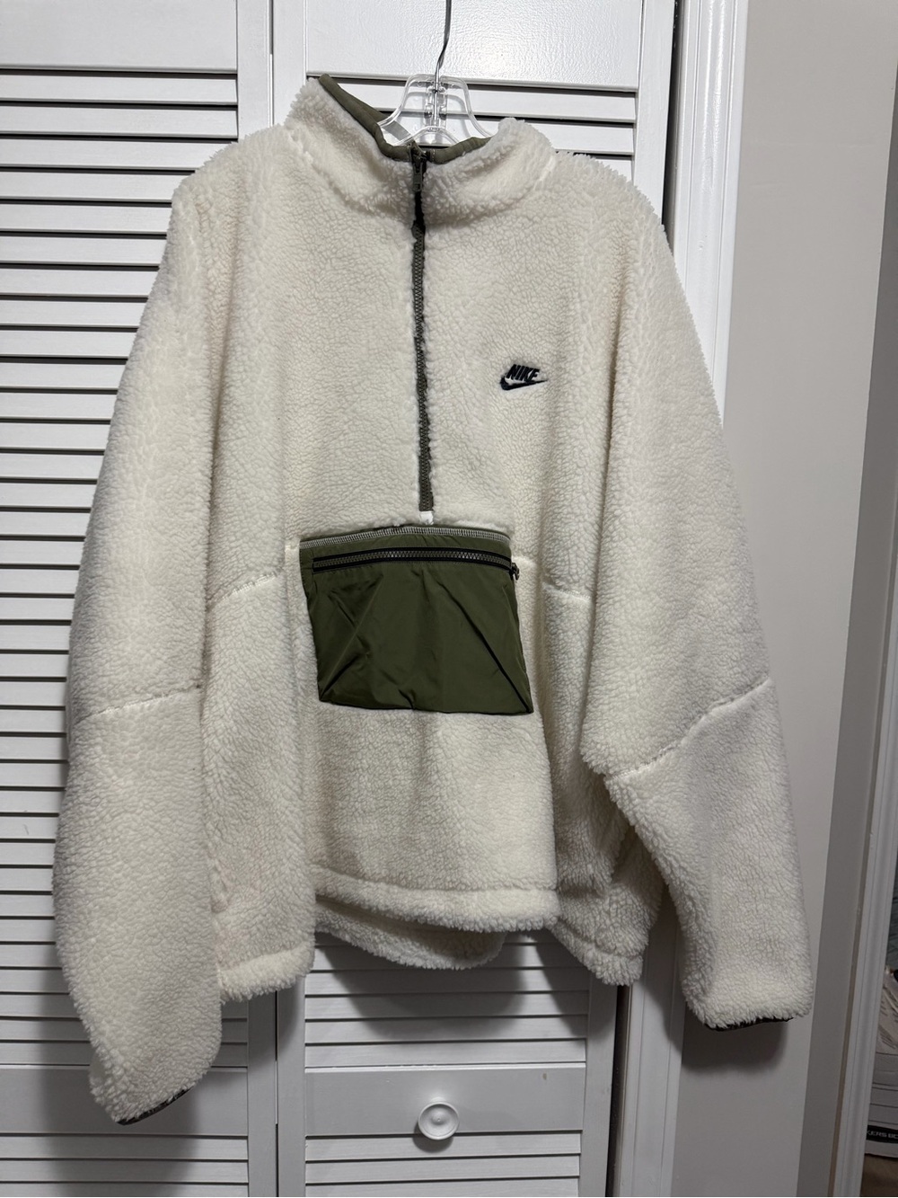 Nike Men's white Sherpa Pullover Jacket with Olive Pocket XXL